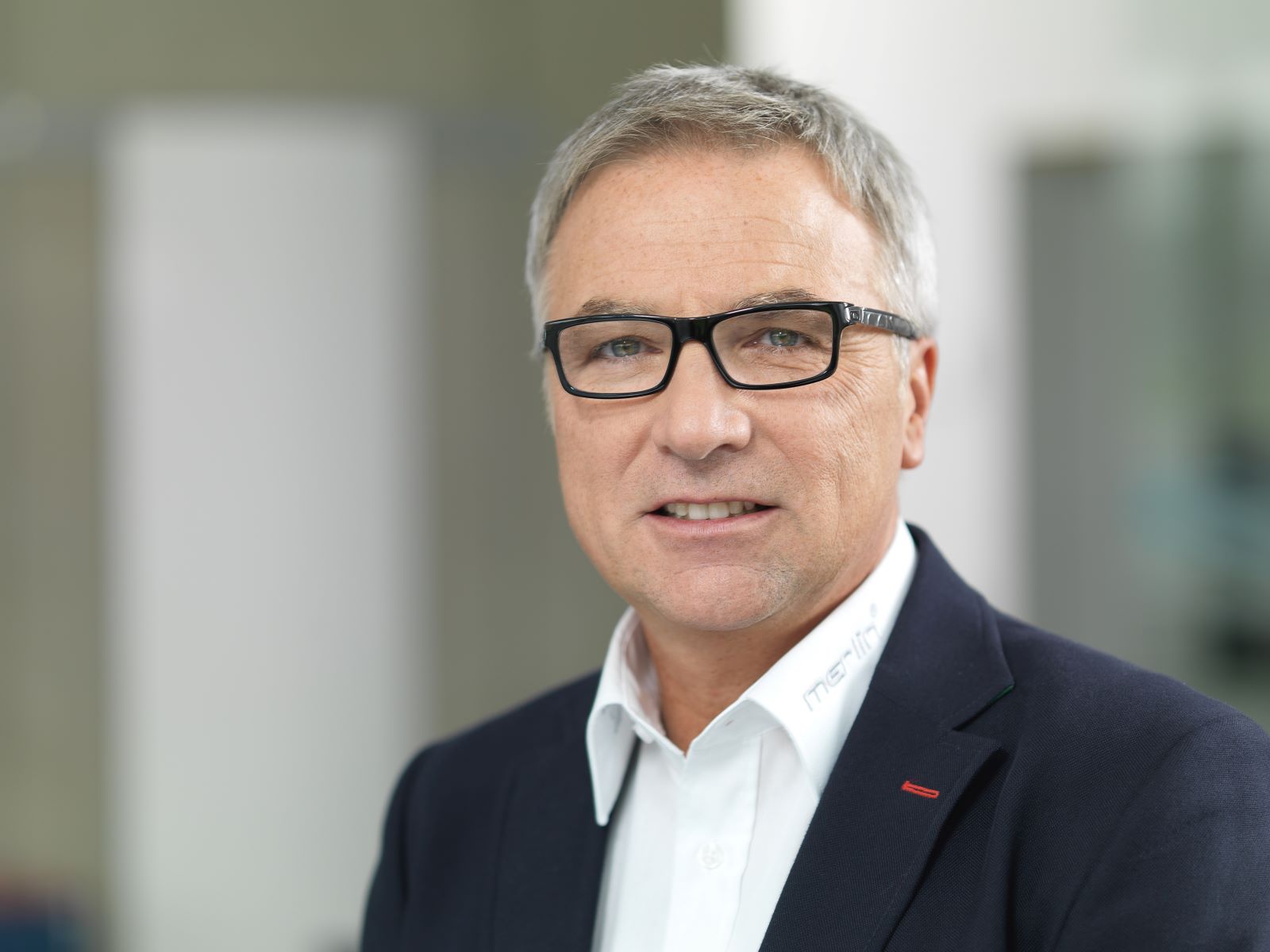 040-Merlin_JReisinger_8552